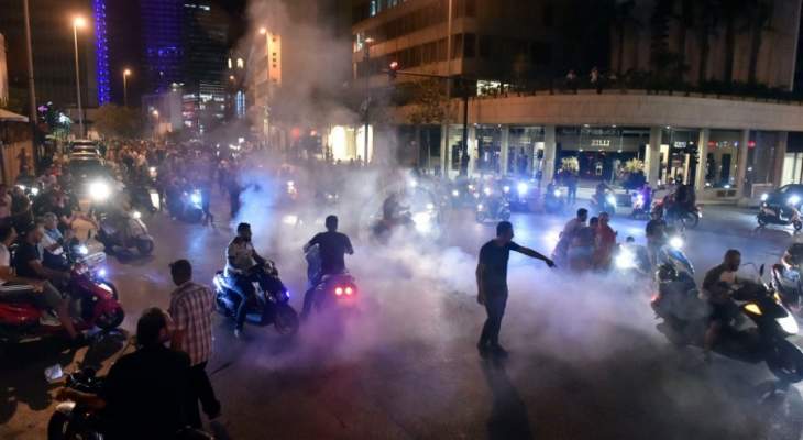 اصابات في صفوف المتظاهرين نتيجة اطلاق قوى الامن الغاز المسيل للدموع 
