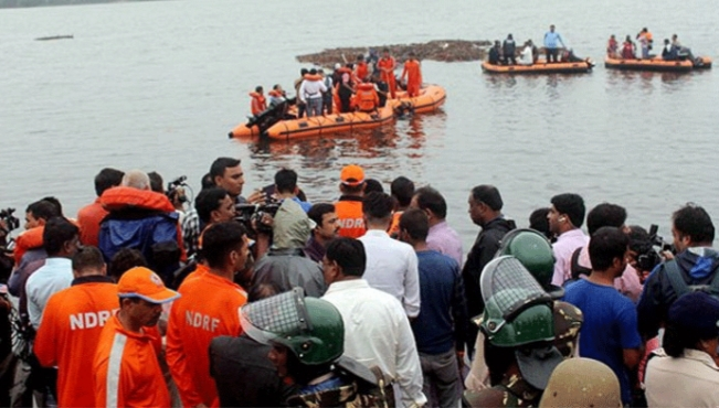 مقتل 11 شخصا إثر تحطم وغرق زورق سياحي جنوب شرق الهند