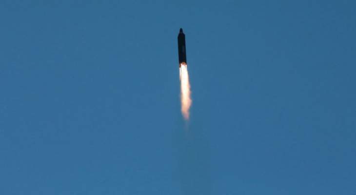كوريا الجنوبية اطلقت اول غواصة قادرة على إطلاق الصواريخ البالستية