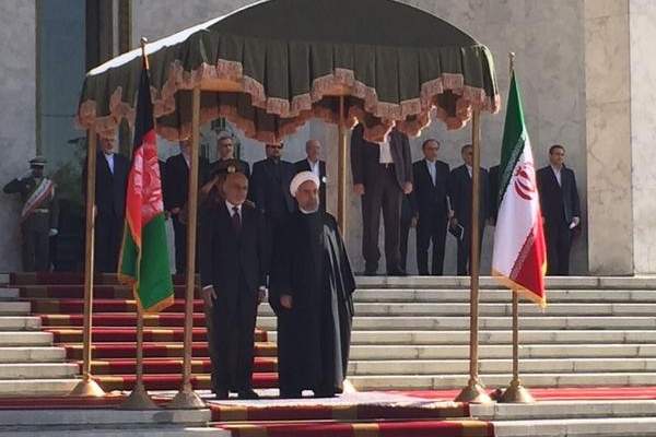 وصول الرئيس الافغاني الى طهران على رأس وفد رفيع في زيارة رسمية