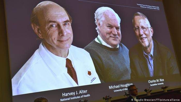 معهد كارولينسكا السويدي: فوز أميركيين وبريطاني بجائزة نوبل للطب لاكتشافهم فيروس الكبد &quot;سي&quot;