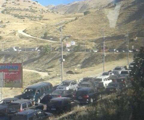النشرة: زحمة سير على طريق ضهر البيدر بسبب تعطل سيارة على حاجز الجيش