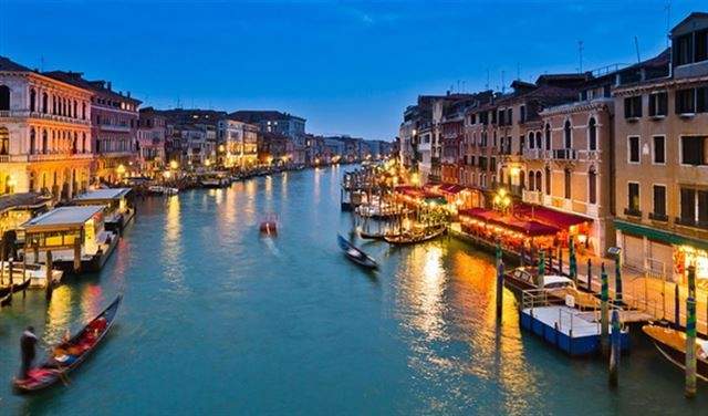 إيطاليا تعلن حالة الطوارئ في مدينة البندقية بعد ارتفاع مستوى المياه