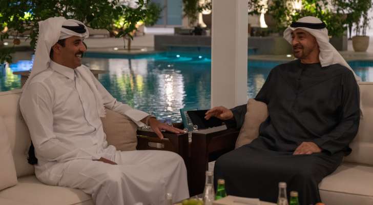 أمير قطر ورئيس الإمارات بحثا بالأوضاع بالأراضي الفلسطينية وسبل حماية المدنيين وخفض التصعيد