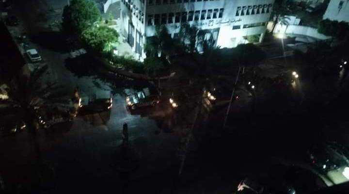 النشرة: الجيش يسير دوريات في مختلف شوارع صيدا بعد الانفجار الذي استهدف فرنسبنك
