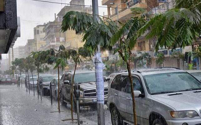 النشرة: الثلوج تتساقط في شوارع طرابلس وقضاء الضنية