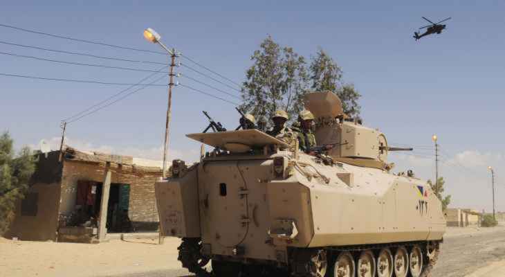 رويترز: هجوم مسلّح في شمال سيناء يودي بحياة 5 من قوات الأمن المصرية
