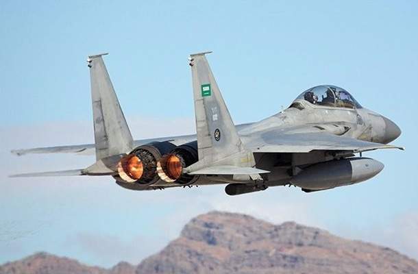 الطيران السعودي يعاود القصف على اللواء 63 بمنطقة بمديرية نهم في صعدة