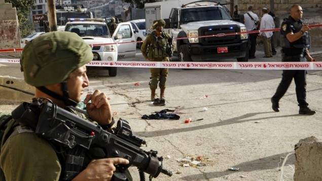 اصابة 3 جنود اسرائيليين في عملية طعن نفذها فتى فلسطيني شرق قلقيلية شمال الضفة 