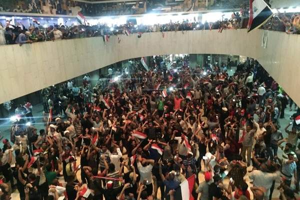 أعمال عنف وصدامات بين محتجين والقوات العراقية بمحافظة ذي قار الجنوبية