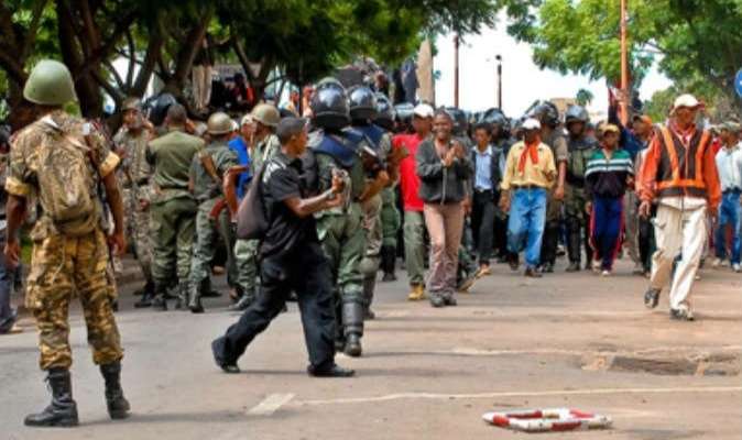 "فرانس برس": حكم بسجن فرنسيين في مدغشقر بتهمة التخطيط لتدبير إنقلاب