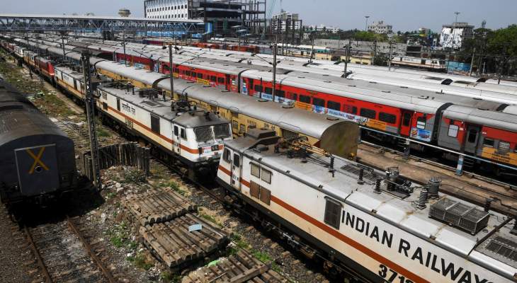 سلطات الهند تعتزم تشغيل سككها الحديد تدريجيا ضمن إجراءات تخفيف الإغلاق