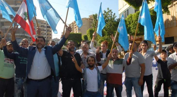 بدء الاحتفالات الشعبية بتكليف الحريري تشكيل الحكومة في طرابلس وتعانيل