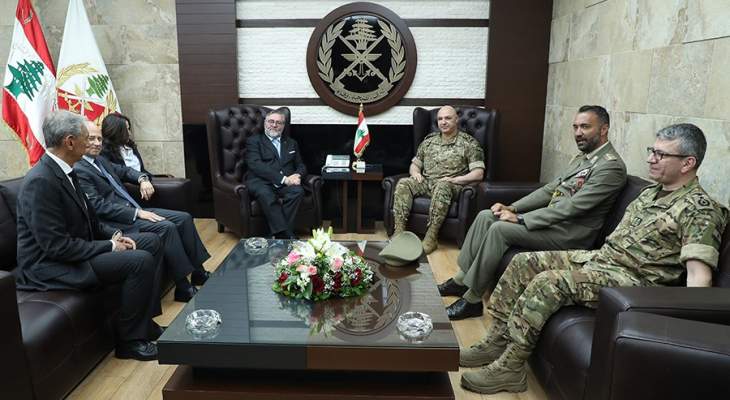 قائد الجيش ونائب وزير الدفاع الإيطالي بحثا بعلاقات التعاون وسبل دعم الجيش