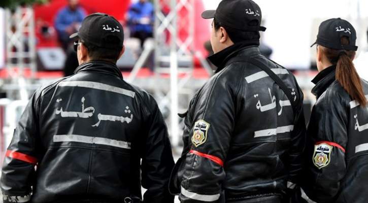 السلطات التونسية: ضبط سيارة بلوحة ليبية مزورة وبداخلها 13 سبيكة ذهبية و600 ألف يورو
