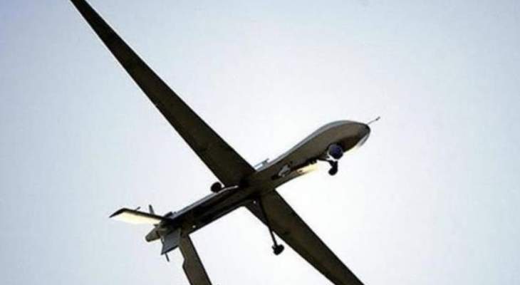 المرصد السوري: طائرة مسيّرة مجهولة الهوية استهدفت مقرات عسكرية إيرانية بالبوكمال