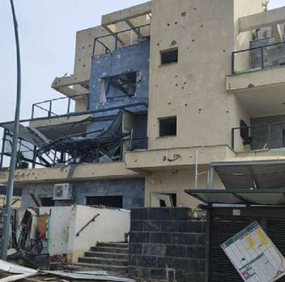الدفاع المدني الإسرائيلي: إصابة شخص وأضرار بالغة في مبنى بعد سقوط أكثر من 30 صاروخا على كريات شمونة اليوم
