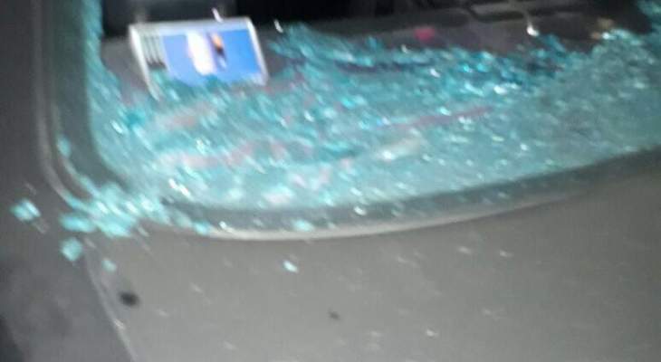 النشرة: أضرار بالسيارات نتيجة إطلاق النار في محيط مخيم البداوي