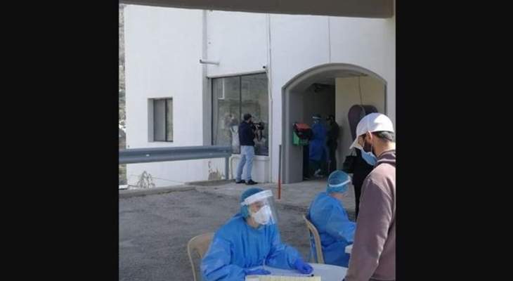 المختبر النقال لـ LAU أجرى فحص PCR لـ 32 شخصا في مستشفى تنورين