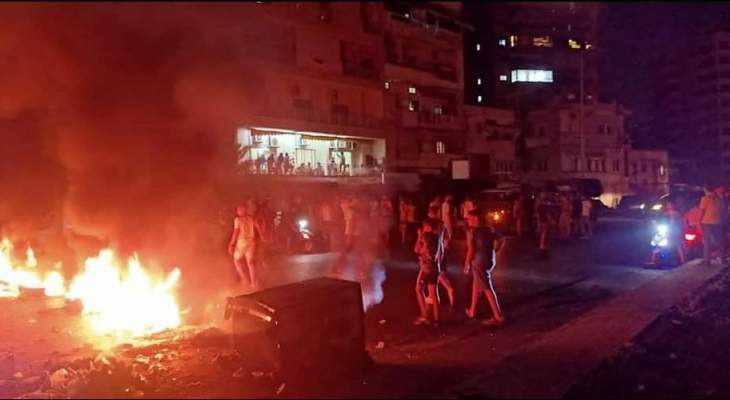 النشرة: الاحتجاجات متواصلة في صيدا بسبب انقطاع التيار الكهربائي