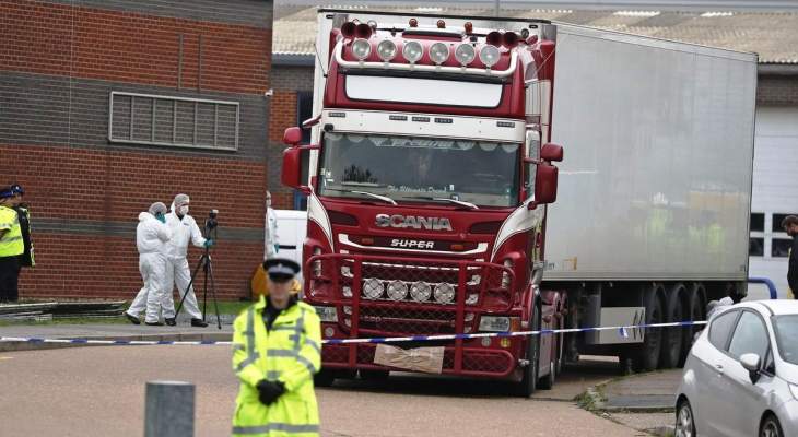 الشرطة البريطانية اتهمت سائق شاحنة المهاجرين بالقتل والتآمر لتهريب البشر