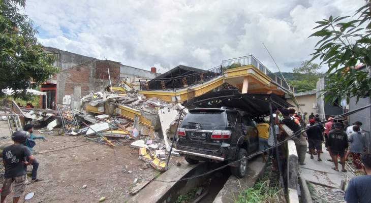 ارتفاع عدد الضحايا نتيجة الزلزال الذي ضرب إندونيسيا إلى 34 قتيلا