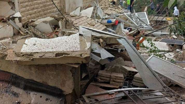 انهيار جزء من مبنى سكني في حي بدران في المنصورية