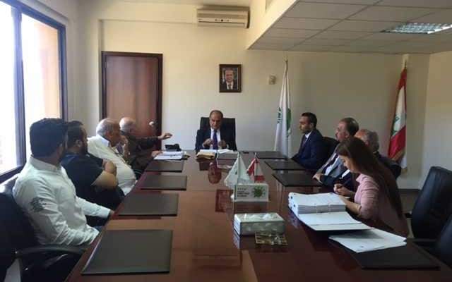 وزير البيئة غير راض على عمل المسالخ في نهر الغدير