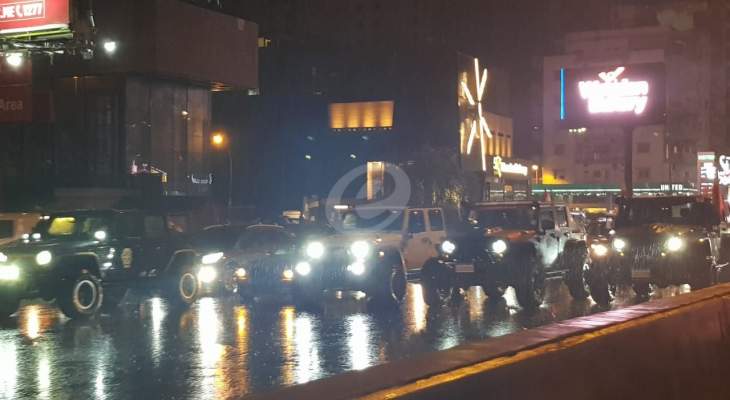 النشرة: مسيرة سيارة على اوتوستراد جل الديب 