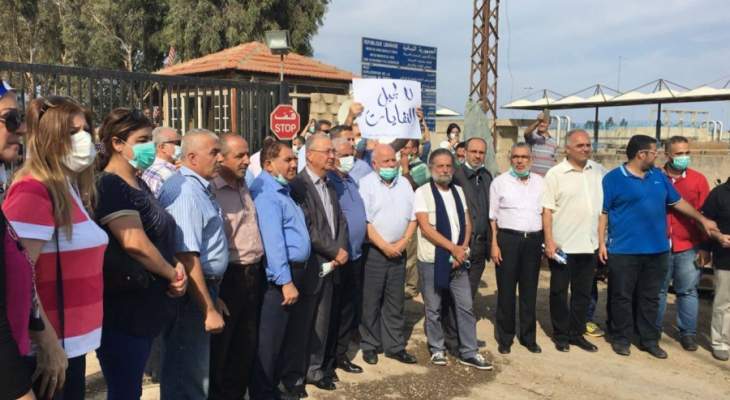 النشرة:فعاليات طرابلس اعتصمت امام مكب طرابلس وطالبت بخطة لازالة النفايات
