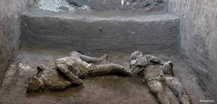 بعد 20 قرنا.. العثور على رفات شخصين متفحمين من بركان بومبي 