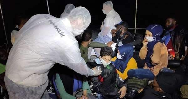 طواقم خفر السواحل التركية أنقذت 46 طالب لجوء في بحر إيجه