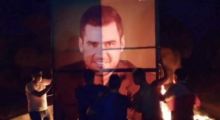 LBC: احراق صورة النائب طوني فرنجية خلال الاحتجاجات في زغرتا