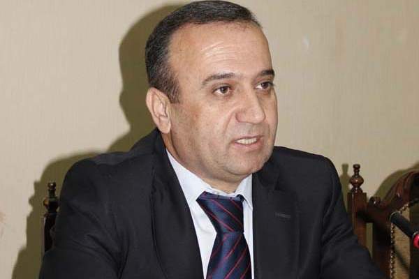 وزير الإدارة المحلية السوري:عودة اللاجئين يجب أن تكون طوعية وتحفظ كرامة الجميع