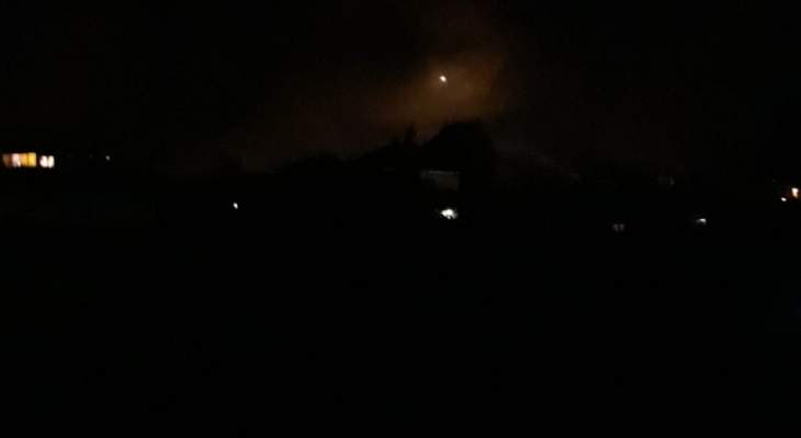 الجيش الاسرائيلي يلقي قنابل مضيئة قرب الحدود مقابل ميس الجبل وحولا