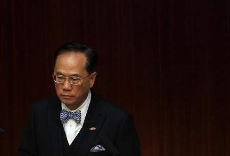 اتهام زعيم هونغ كونغ السابق باستغلال منصبه