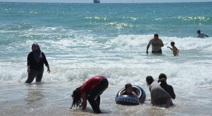 النشرة: إنقاذ أربعة سوريين من الغرق في مسبح صيدا الشعبي