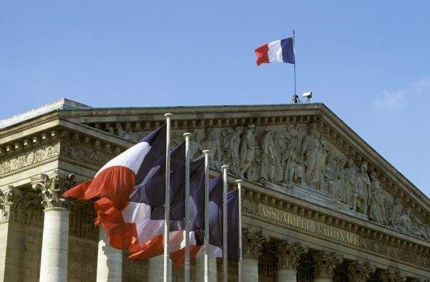 مصدر فرنسي للاتحاد: دعم فرنسا العملية السياسية في لبنان رسالة للداخل ولدول المنطقة 