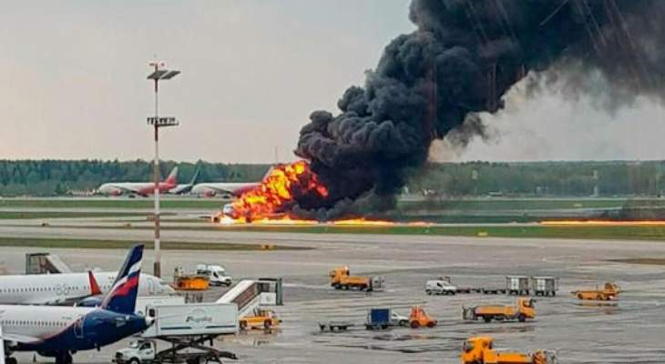 وسائل إعلام روسية: المحققون يرجحون حدوث أخطاء بالقيادة تسببت بتحطم الطائرة الروسية