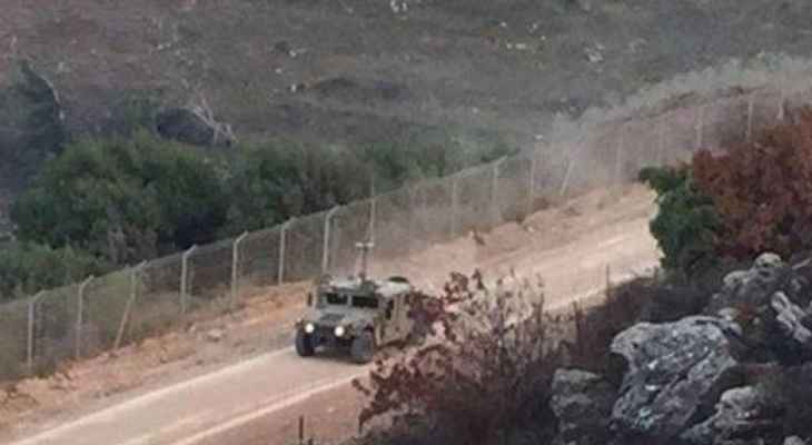 النشرة: دورية إسرائيلية أطلقت عدة طلقات تحذيرية باتجاه 3 مواطنين لدى اقترابهم من السياج التقني بمحيط مستعمرة المنارة