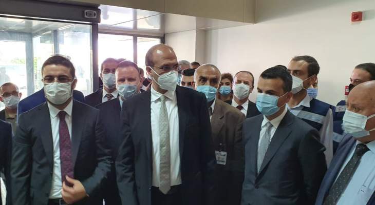 النشرة: وزير الصحة يتفقد المستشفى التركي للحروق في صيدا