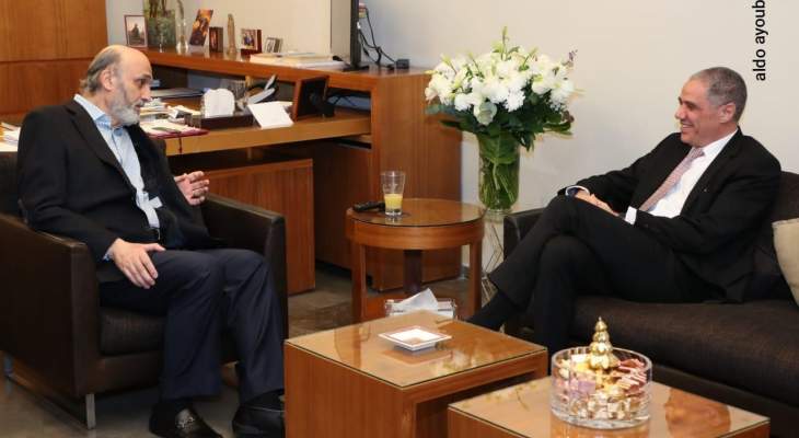 جعجع عرض الأوضاع السياسية مع رئيس بعثة الإتحاد الأوروبي في لبنان
