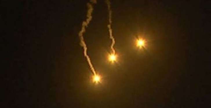 "النشرة": القوات الاسرائيلية أطلقت قنابل مضيئة مقابل بلدة بليدا الجنوبية وسماع لصفارات الانذار