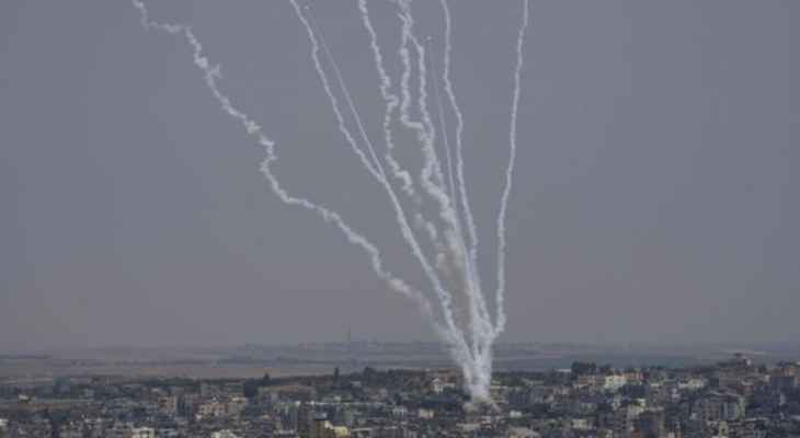 قذائف صاروخية تستهدف مناطق في تل أبيب ومنظومة القبة الحديدية تعترضها