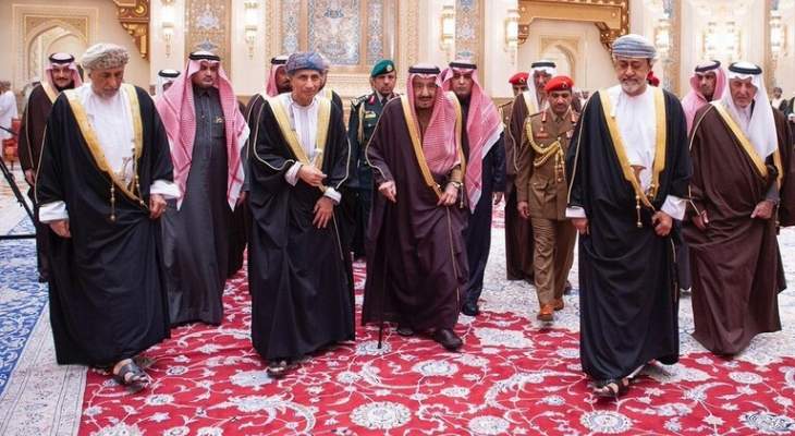 الملك سلمان يلتقي سلطان عمان معزيا بوفاة قابوس 