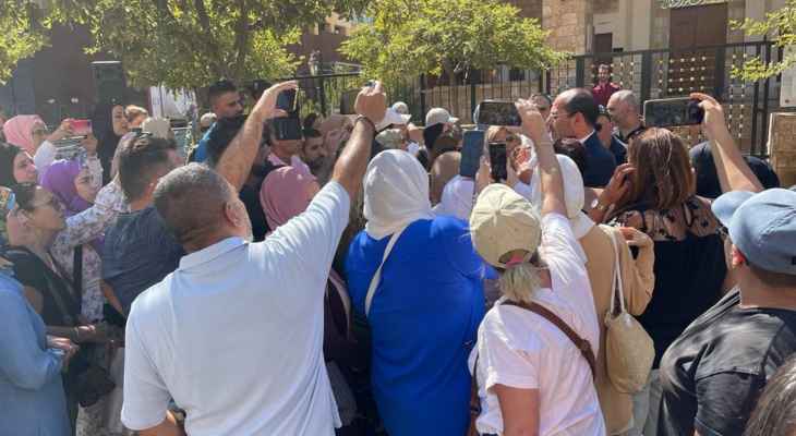 مراد انضم الى اعتصام الأساتذة المتعاقدين خارج مجلس النواب