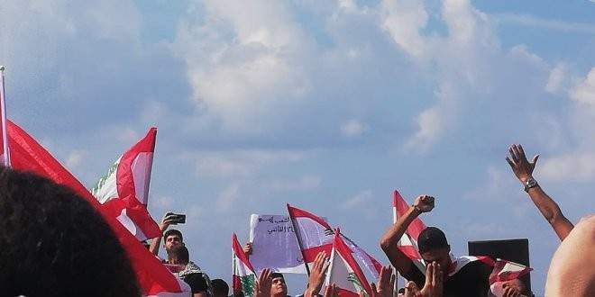 اعتصام في ساحة العلم بصور رفضا للتدخل الأميركي في لبنان