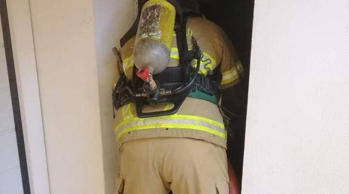 الدفاع المدني: إخماد حريق داخل غرفة للتغذية بالطاقة الكهربائية في عجلتون