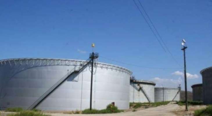 عمال منشآت النفط في طرابلس علقوا الإضراب