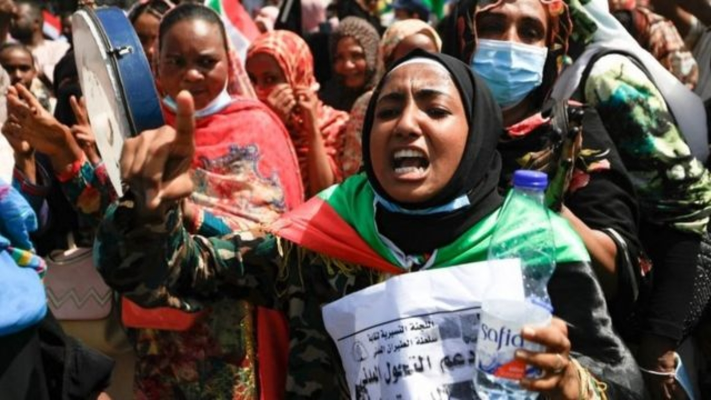 مظاهرات في العاصمة السودانية الخرطوم وعدد من المدن طالبت بتسليم سلطة مجلس السيادة إلى المدنيين